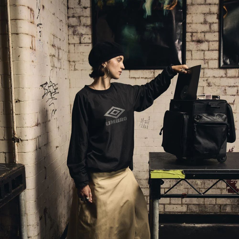 Umbro Reversible Crew Top - Image 2