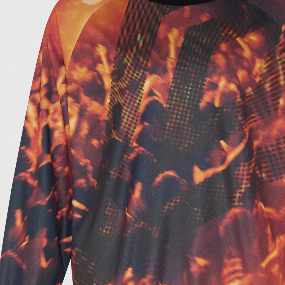 Umbro Reversible Crew Top - Image 6