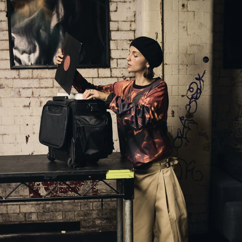 Umbro Reversible Crew Top - Image 7